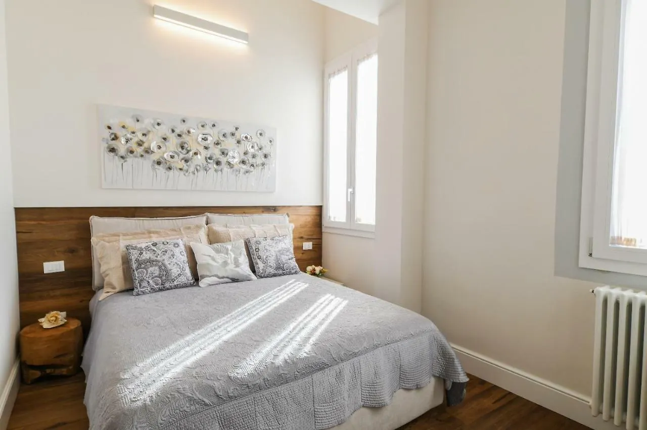 Apartment Oltrarno Lily Suite Florence