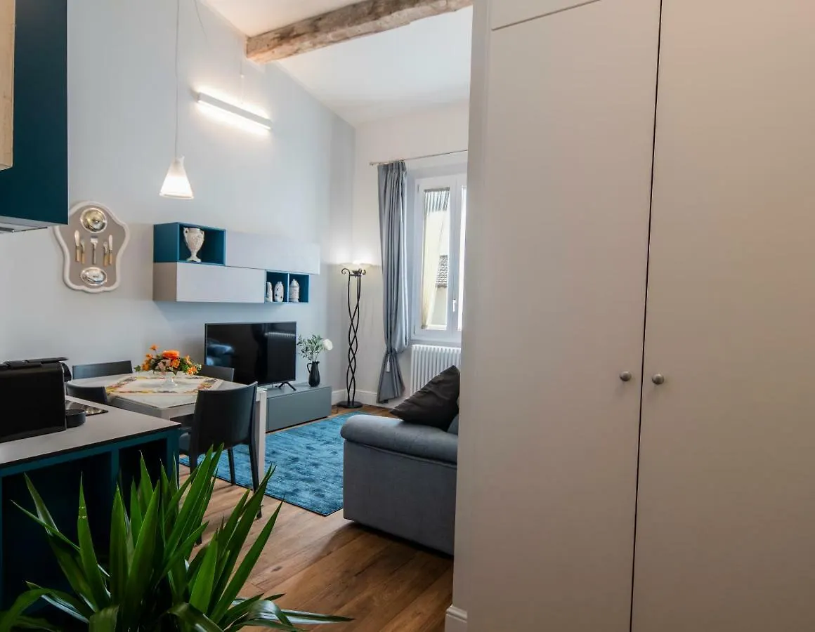 Oltrarno Lily Suite contacts