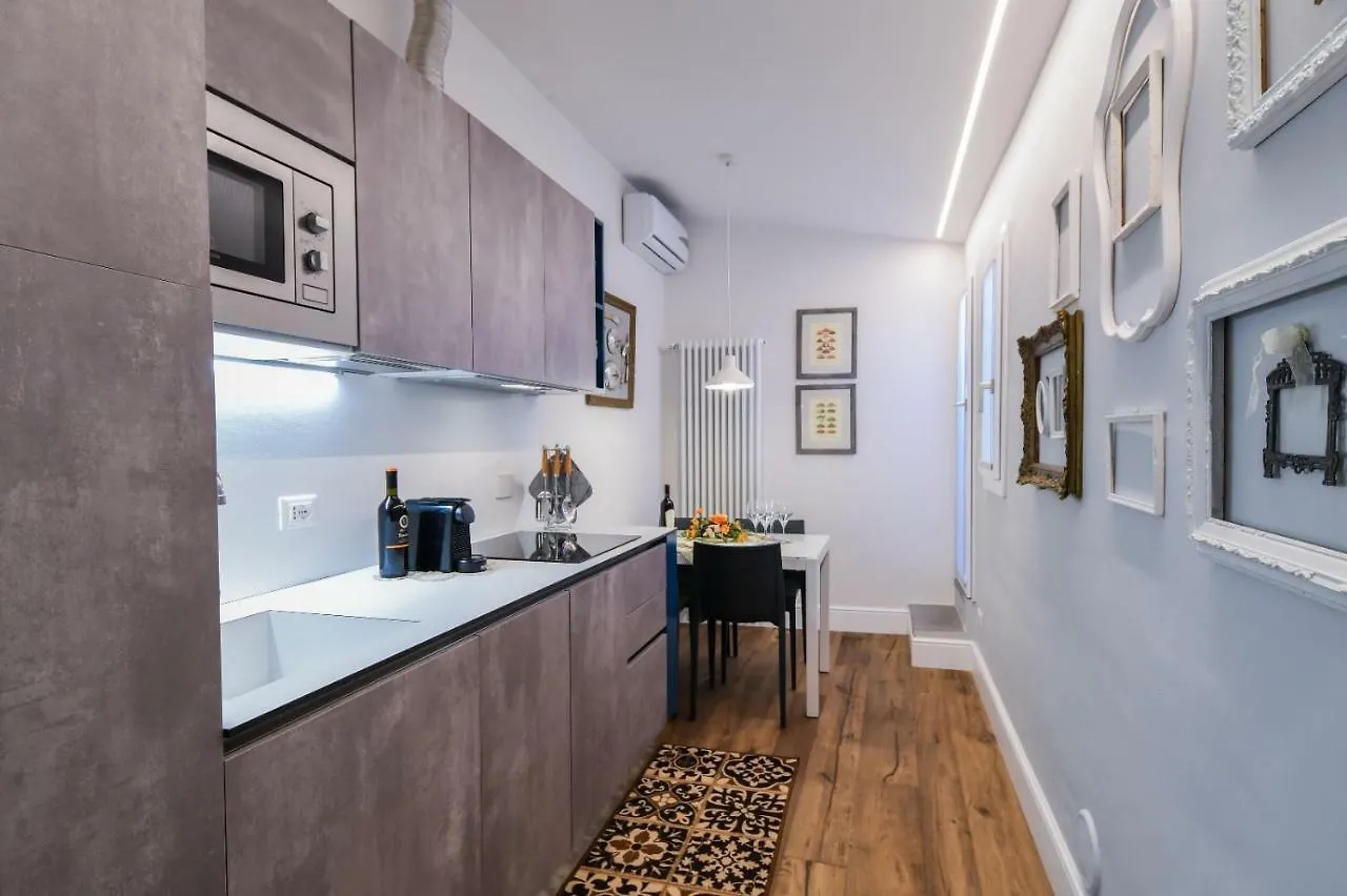 Oltrarno Lily Suite Florence