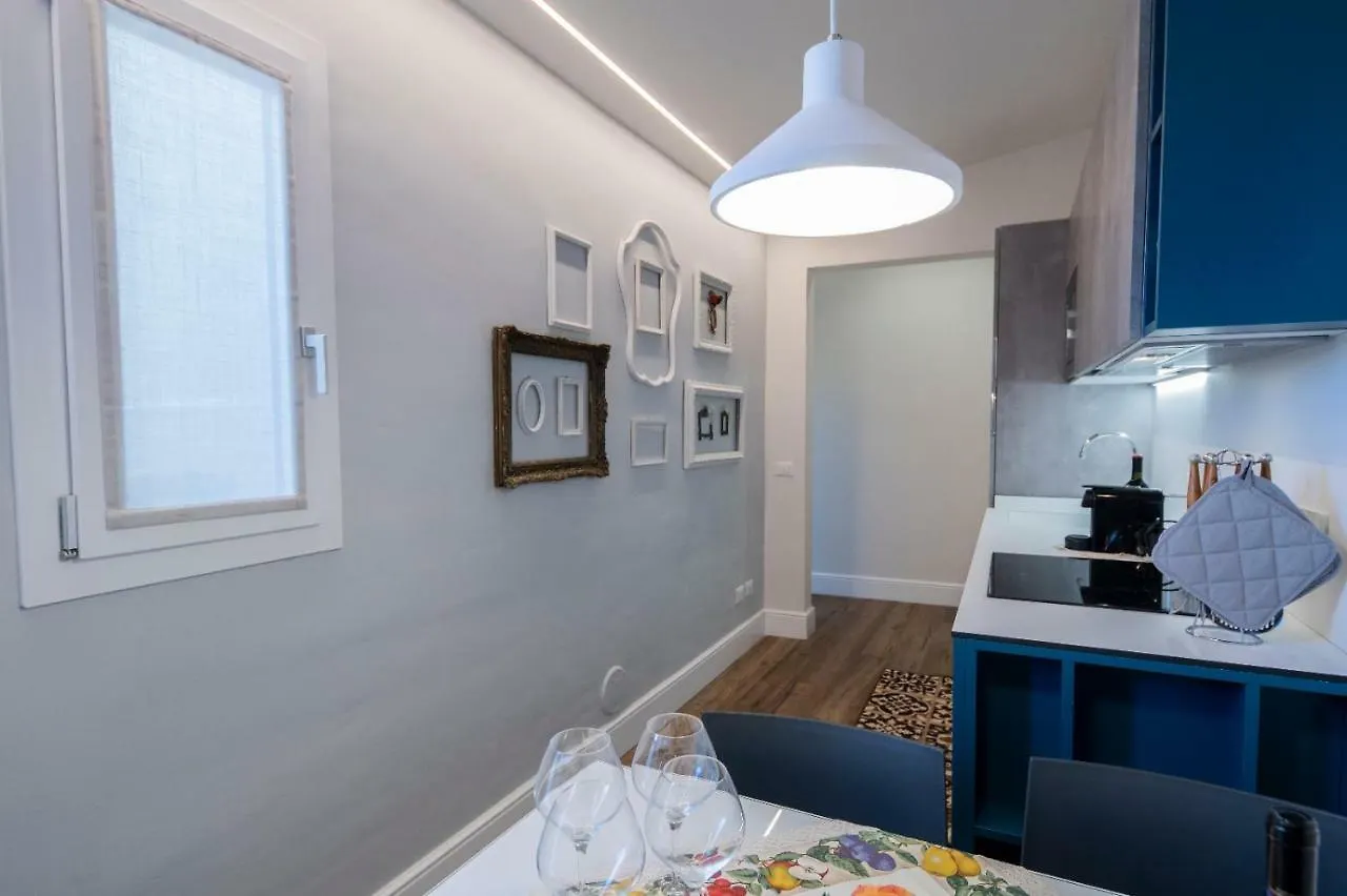 Oltrarno Lily Suite Florence